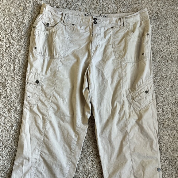 WMNs Cargo khaki pants - Picture 5 of 7